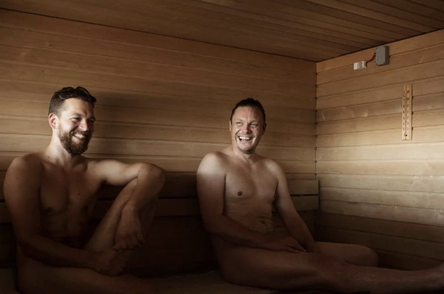 голые мужчины купаются в бане фото 75