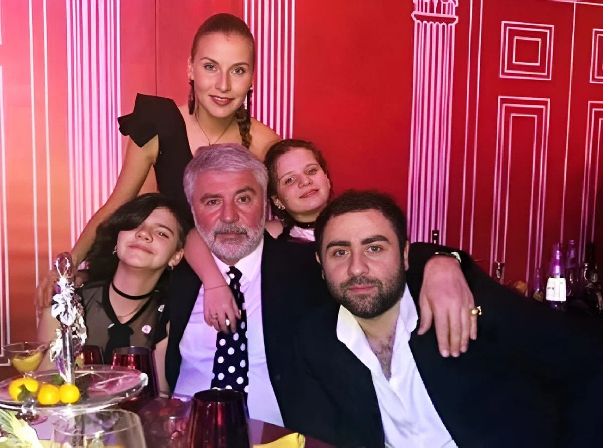 сосо павлиашвили семья. сосо павлиашвили дочь сандра. павлиашвили с семьей. сандра павлиашвили. сосо павлиашвили семья.