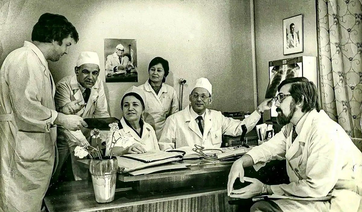 Советские врачи были. Больницы в Советском Союзе. Советский врач. Советские медики.