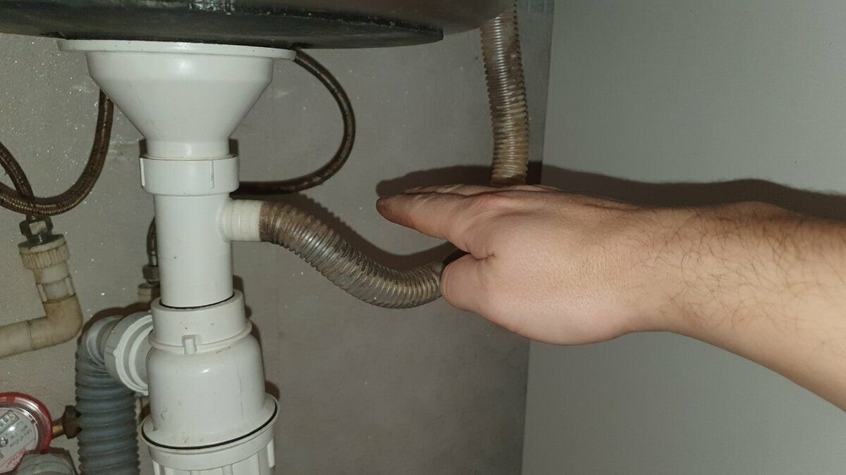 запах из раковины на кухне как устранить