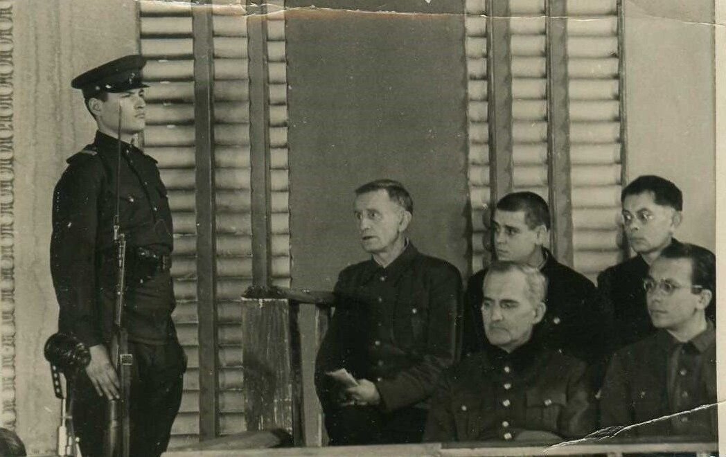 площадь калинина немцы повешение. ганс франк нюрнбергский процесс. казнь нацистов в киеве 1946. судебный процесс над нацистами. казнь бандеровцев в киеве 1946.