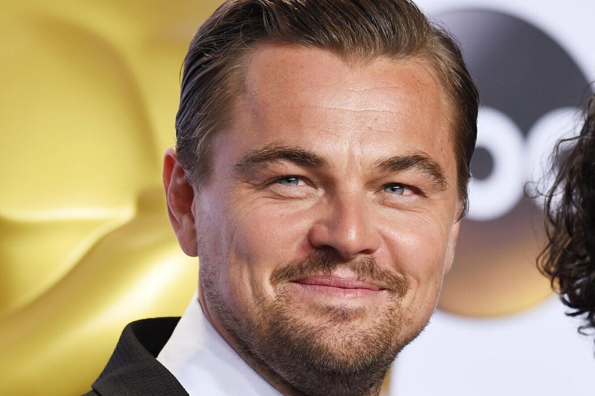 Лица людей на улице. Том числе и люди которые. Деловой мужчина. Лицо мужчины на улице. Том числе и люди которые.