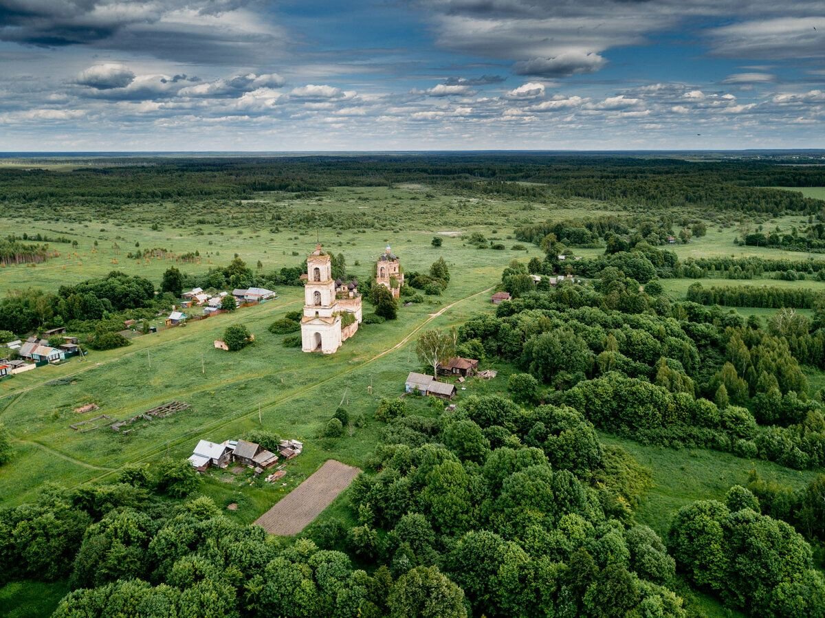 Село даже. Село Алексино Ивановской области. Деревня Алексино Ивановская область. Деревня Алексино Старорусский район. Поселок полуживой.