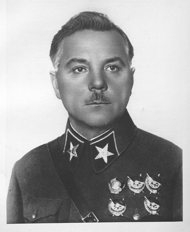 Главы народный комиссариат обороны ссср. Ворошилов нарком обороны ссср. Кузнецов николай герасимович. Нарком 1941 года. Климент ворошилов.