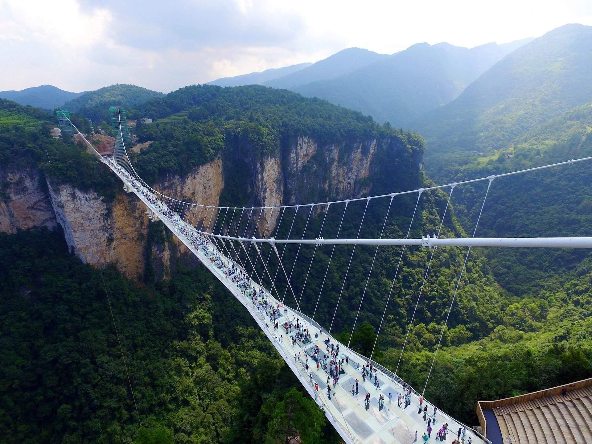 Стеклянный мост Чжанцзяцзе