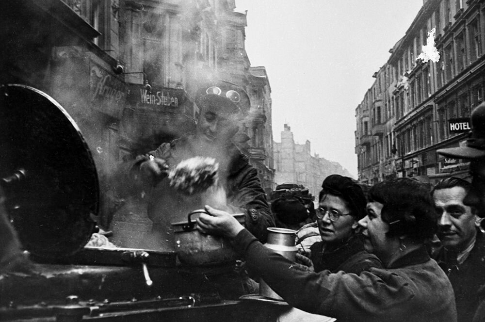 Солдаты в берлине 1945