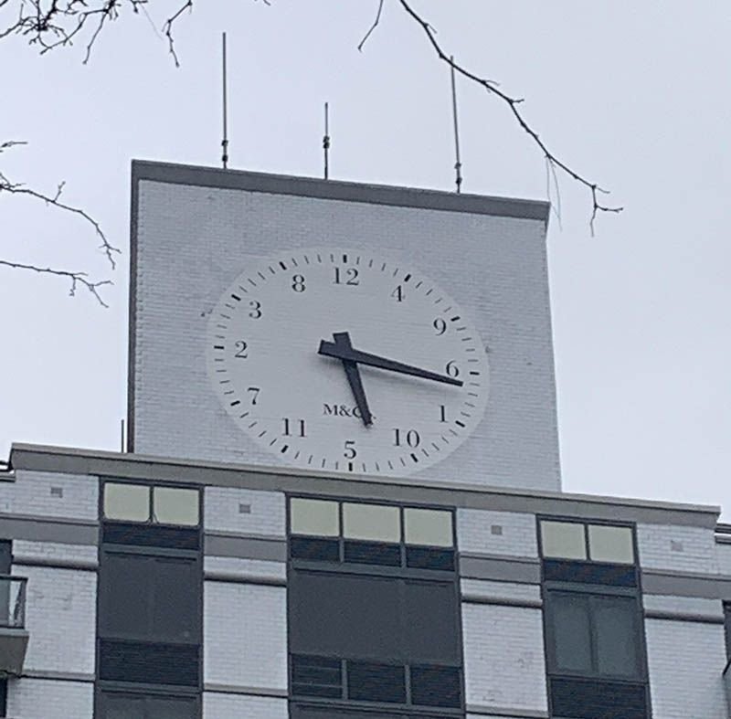 Санс плохое время. Bad clock. Часы кофе из винила [версия 1]. Bad clock. Часы настенные смайлик.