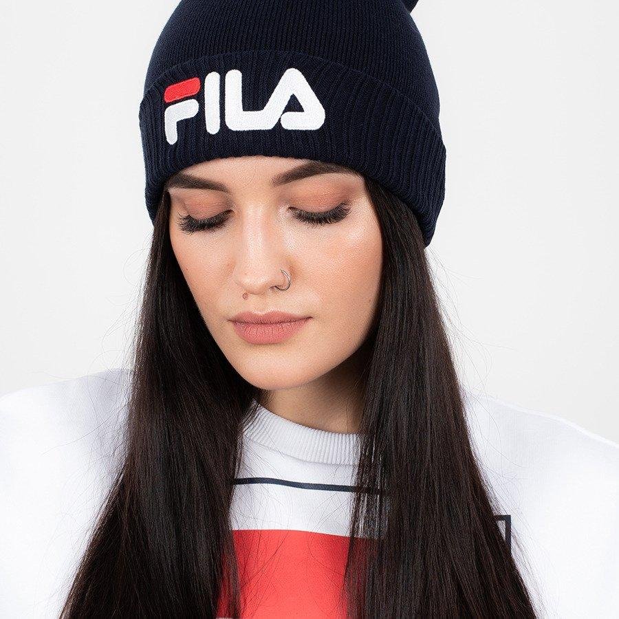 Шапки можно. Fila шапка 2022. Шапочка спортивная Fila. Шапка Fila женская. Фирма ,. Fila шапки женские.