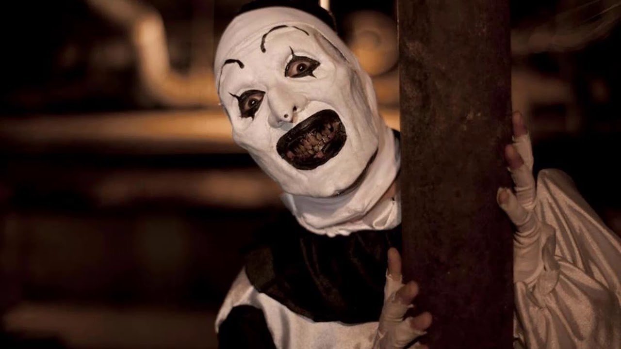 Фильм ужасов про клоуна в Хэллоуин