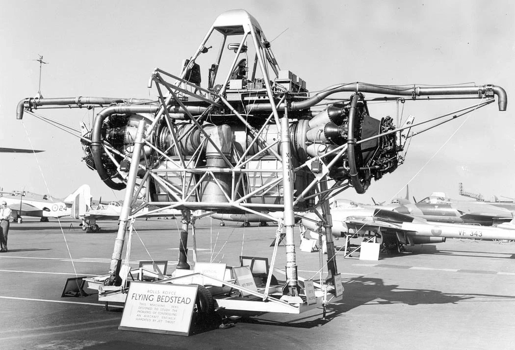 Экспериментальный летательный аппарат вертикального взлёта и посадки ...