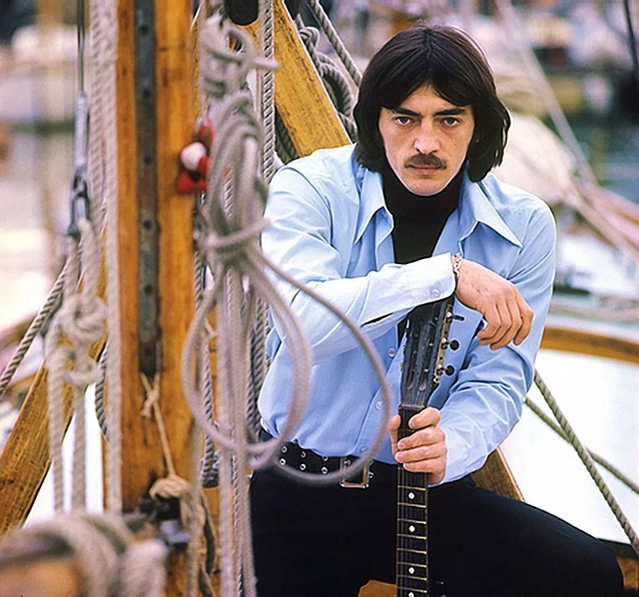 большой артист песня