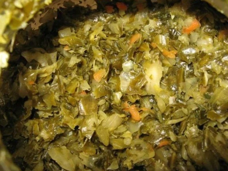 Щи зеленые кислые. Щи из капустных листьев. Щи русские из крошева. Щи из капустных листьев. Зелёные щи на зиму.