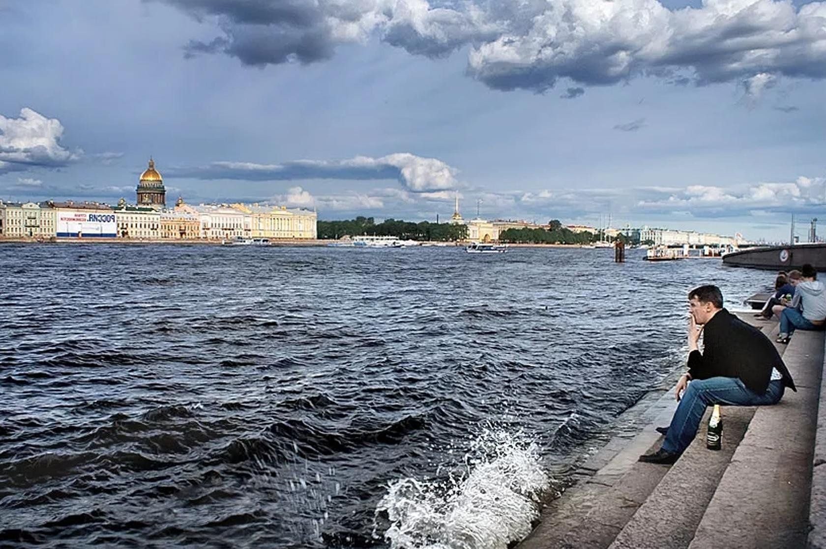 Набережная реки Нева Санкт-Петербург