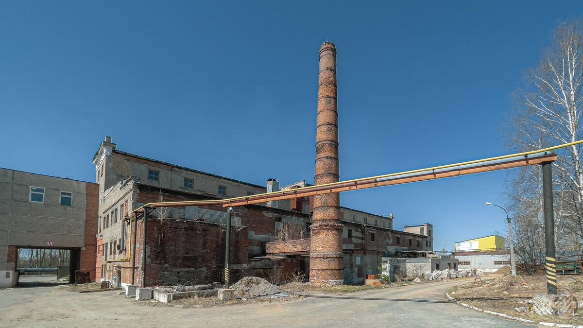 Заброшенный завод. Заброшенная россия. Заброшенный балашовский завод. Заброшенные заводы россии. Почему закрыли заводы.
