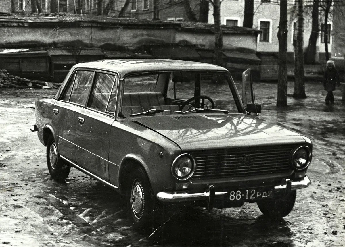 Первый автомобиль ваз 2101. ВАЗ 2101 СССР. ВАЗ 2101 Жигули СССР.