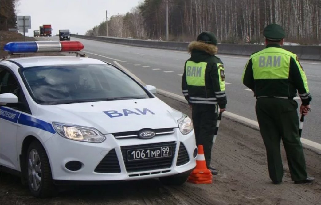 Полиция имеет право останавливать автомобиль. Форд фокус 3 ВАИ. Форд фокус 3 Военная автоинспекция. Военная полиция и ВАИ. Инспектор ДПС ВАИ.