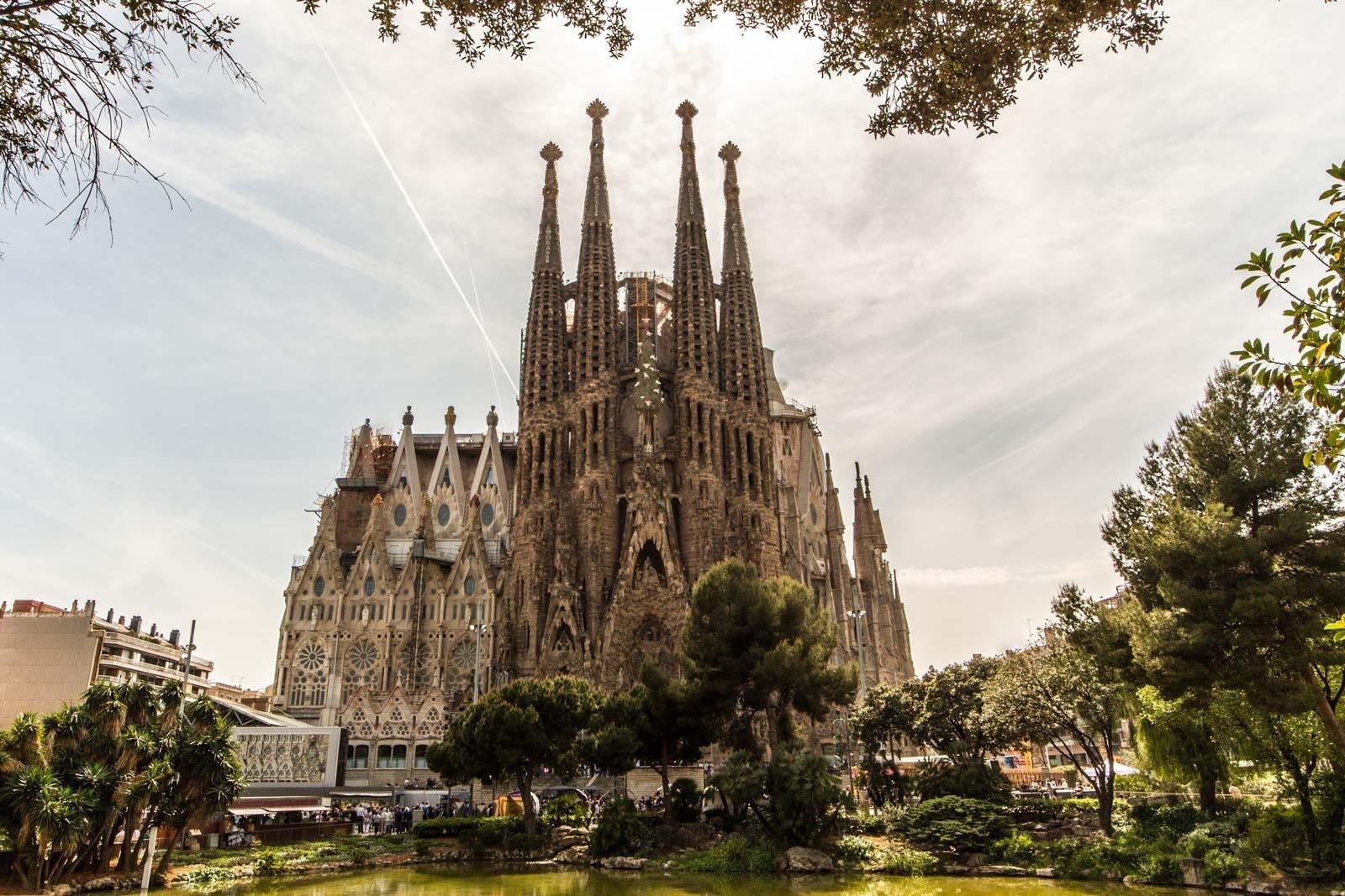 Святое семейство гауди. Искупительный храм Святого семейства. Искупительный храм Святого семейства, Барселона, Испания.