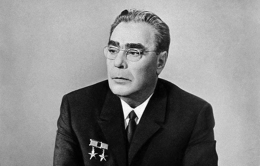 Брежнев певец. Брежнев 1952.