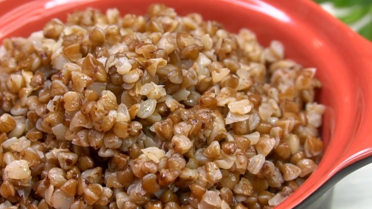 Гречка в микроволновке. Зеленая гречка вареная. Как варить гречку рецепт. Как быстро приготовить гречку. Гречка в кастрюле.