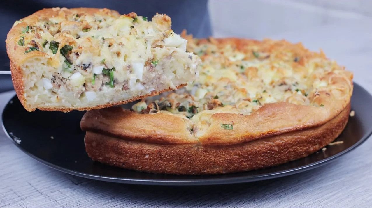 Пирог с капустой и рыбной консервой