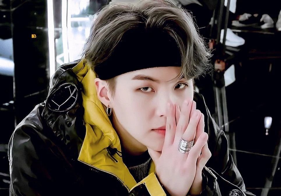 губы юнги из бтс. бтс шуга 2013. шуга корейский рэпер рэперы республики корея. мин юнги рэпер. бтс daechwita.