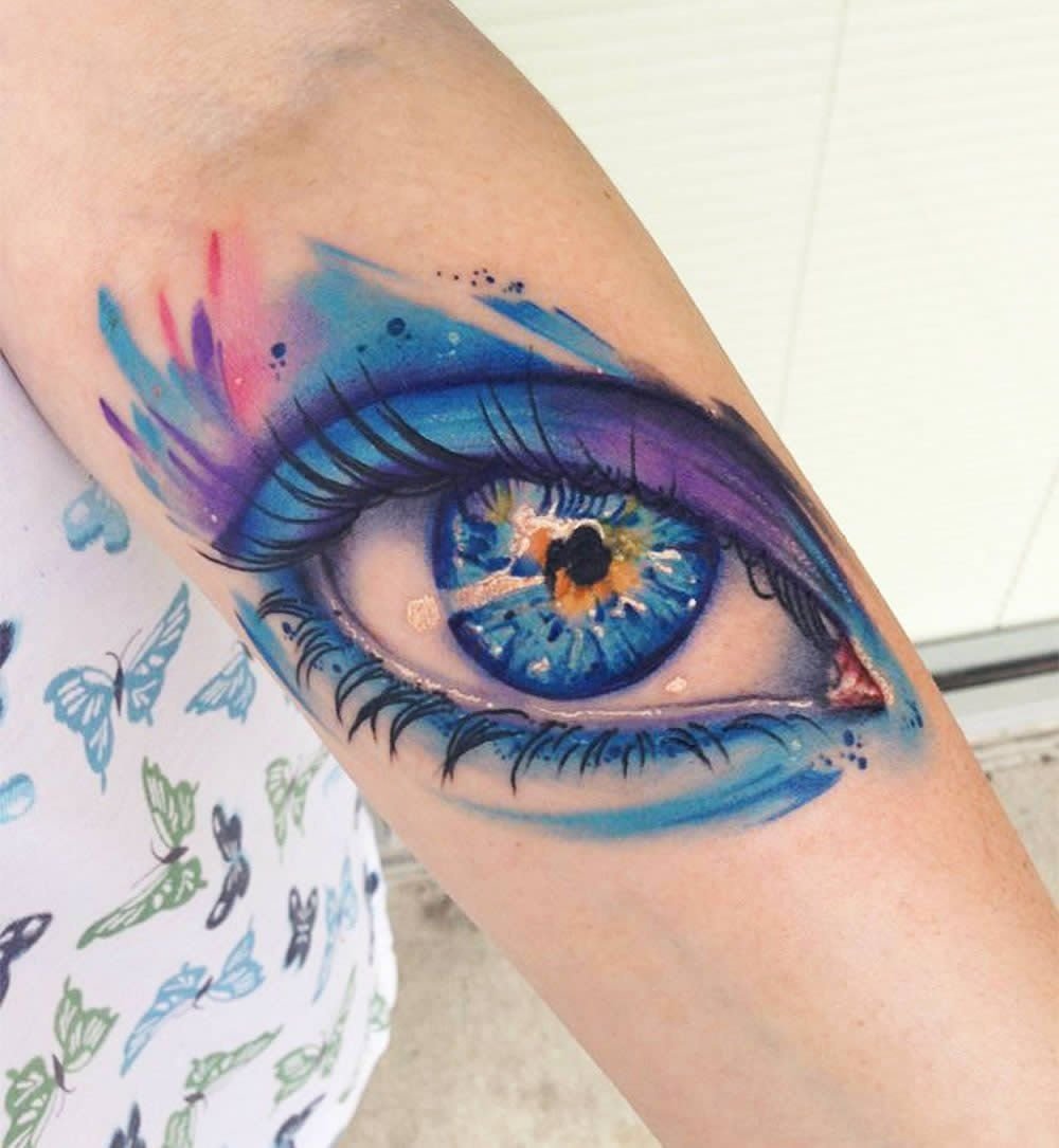 Татуировка глаза на руке