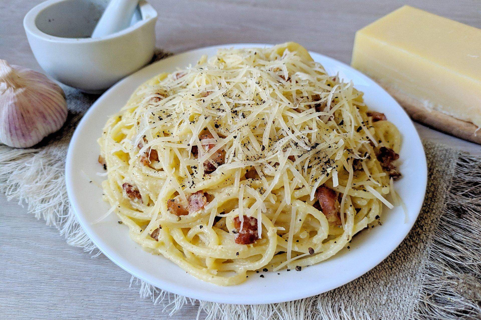 Рецепт карбонары со спагетти. Паста карбонара. Спагетти карбонара. Спагетти для пасты карбонара. Карбонара с трюфелем.