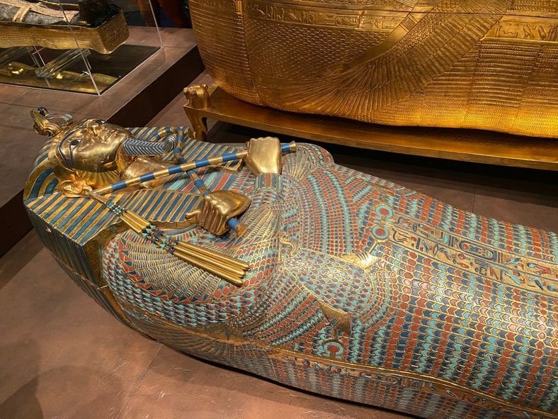 Погребение фараона рассказать об этом событии. Tutankhamun Coffin.