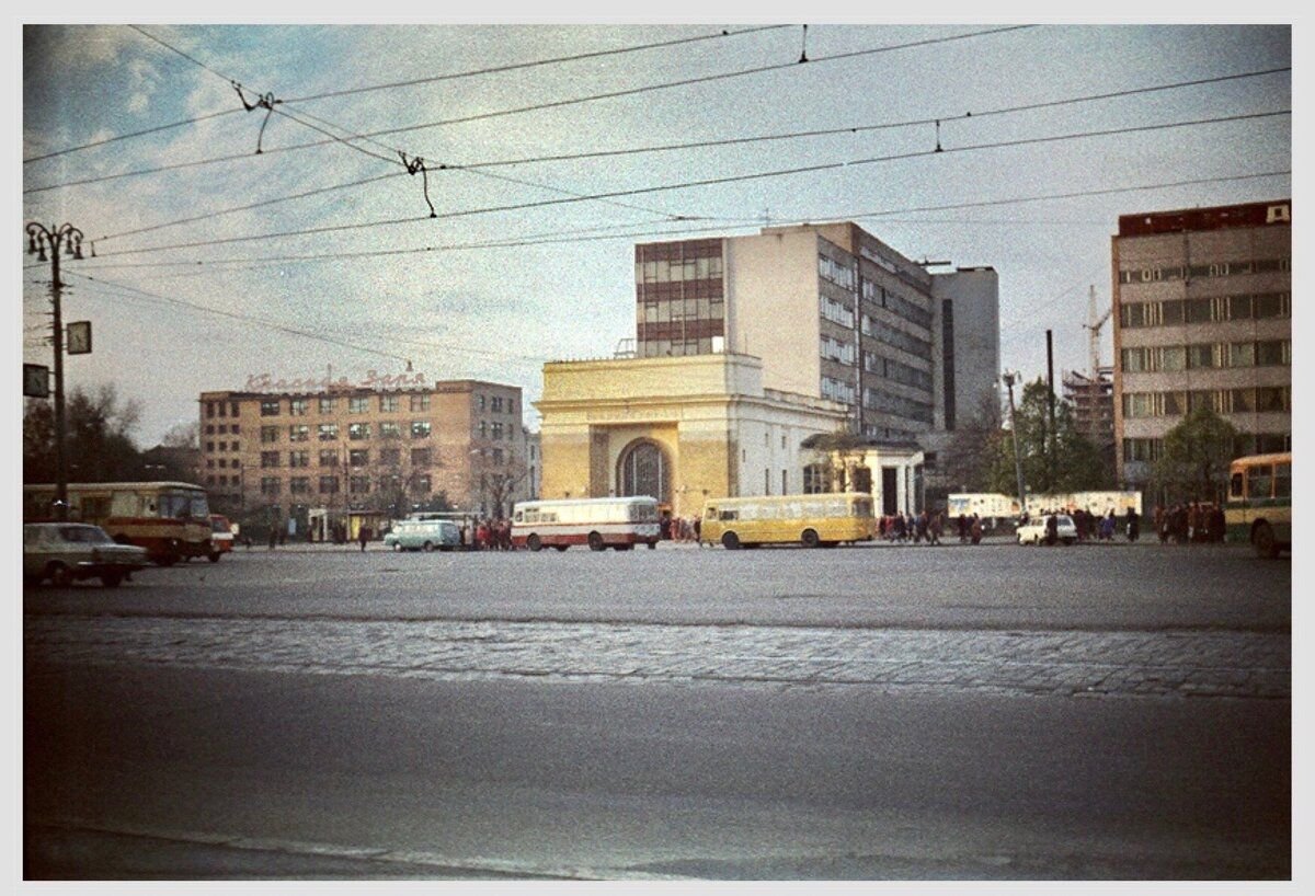 семеновская история год. семёновский, москва, семёновская площадь. семеновская площадь 1990 года. семеновская история год. семеновская площадь москва.