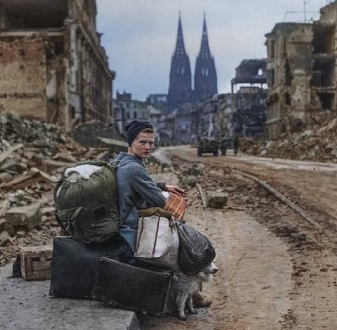 Франция в послевоенный период. Кельн 1945. Берлин 1942. Берлин 1945 местные жители в цвете. Germany 1945.
