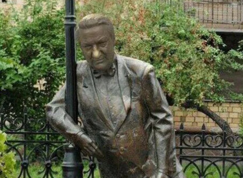 памятник пьянице в красноярске. памятник дядя вася пьяница в красноярске. памятник пьяному ельцину. памятник ельцину алкашу в екатеринбурге. н.