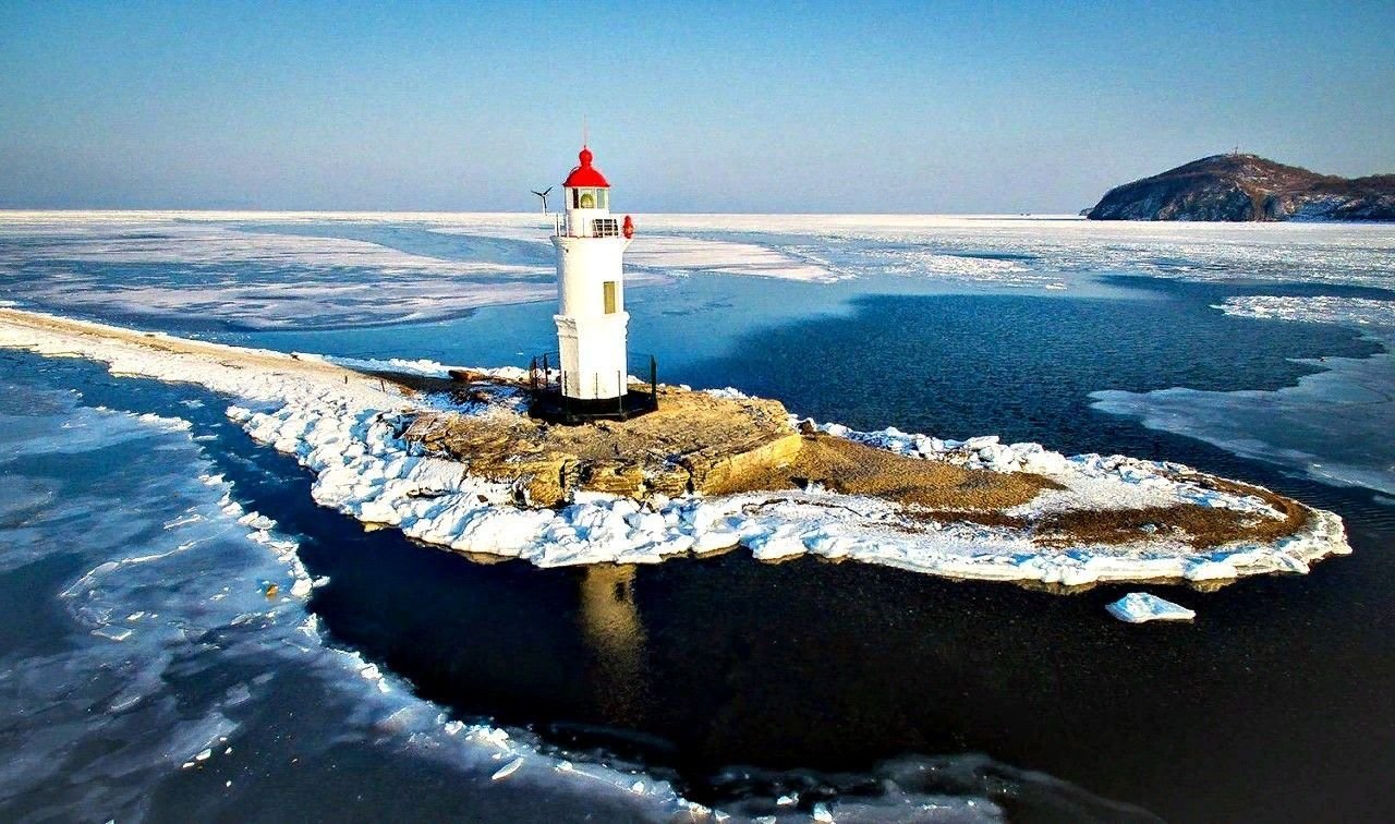 Маяк во владивостоке фото