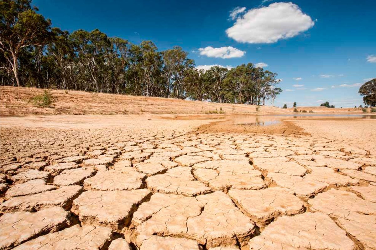 Южная америка самый засушливый из материков. Тропический сухой климат Австралии. Засушливость климата Австралии. Засуха в Австралии. Сухой климат.
