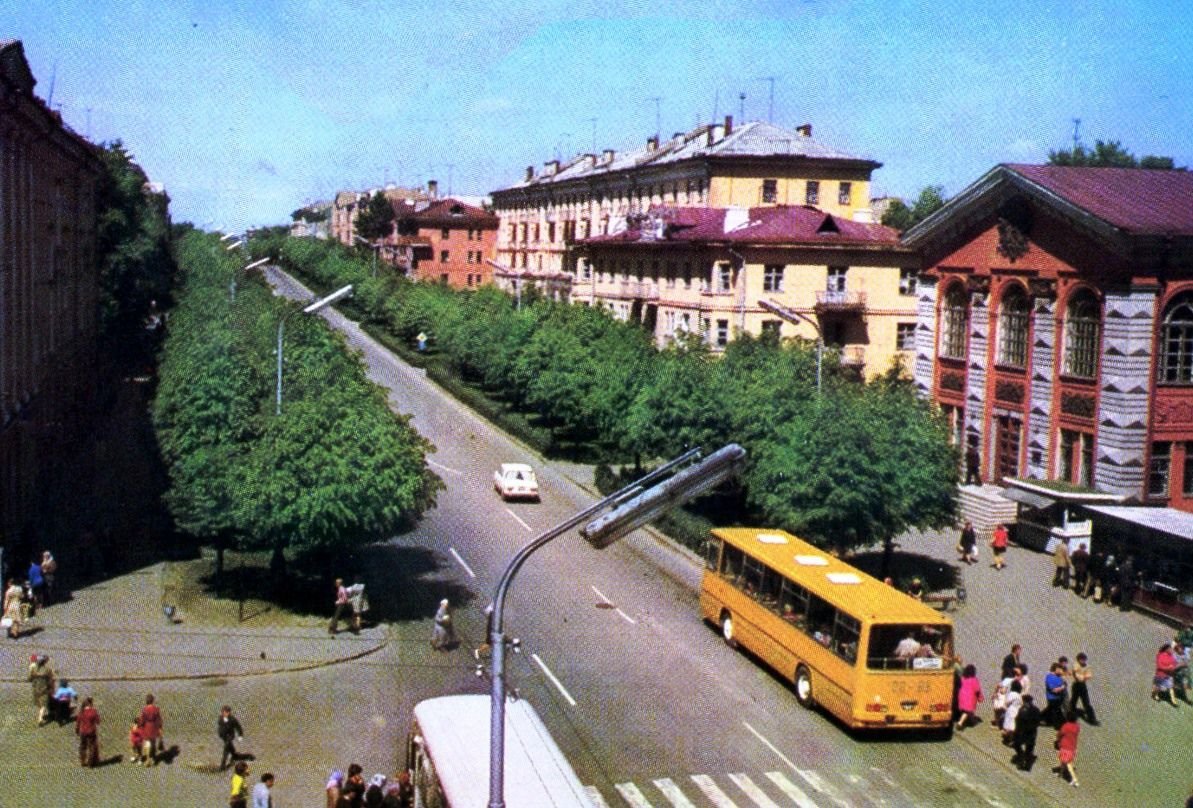 Старые луки город. Проспект Ленина Великие Луки. Город Великие Луки улица Ленина. Великие Луки 70 годы. Великие Луки в 80-е годы.