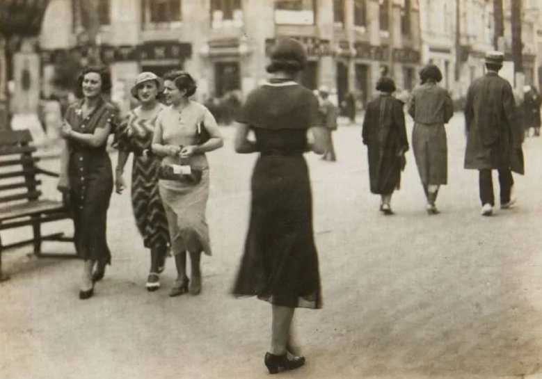 русские эмигранты в шанхае 1930-е годы. харбин город 1930. русские в харбине в 1920-1930. русские эмигранты в харбине. русские эмигранты в харбине.