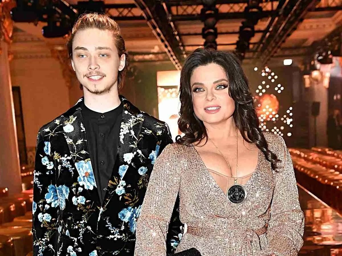 сын тарзана и королевой 2020. архип глушко. сын королевой и тарзана архип. сын королевой последние новости на сегодня 2023. архип королев сын.