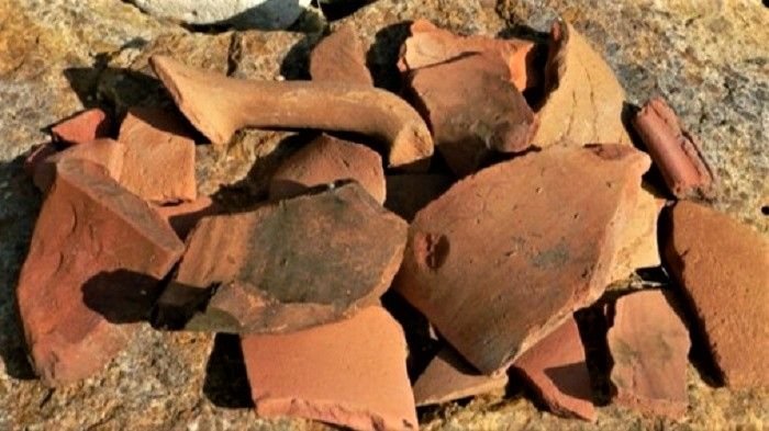 Черепки посуды. Черепки глиняной посуды. Черепки посуды. Черепки глиняной посуды. Черепки глиняной посуды.