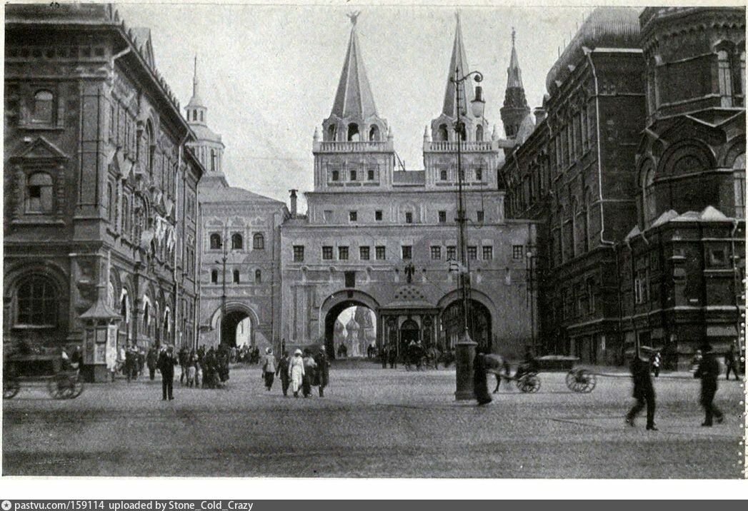 Воскресенская площадь