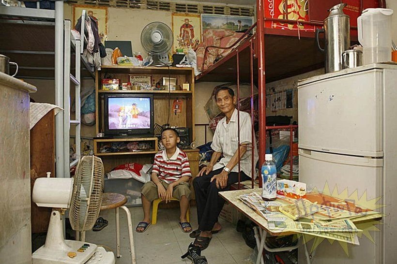 Как жить без квартиры. Маленькие квартиры в Гонг Конге. Китайские квартиры. Квартиры китайцев. Жилье китайцев.