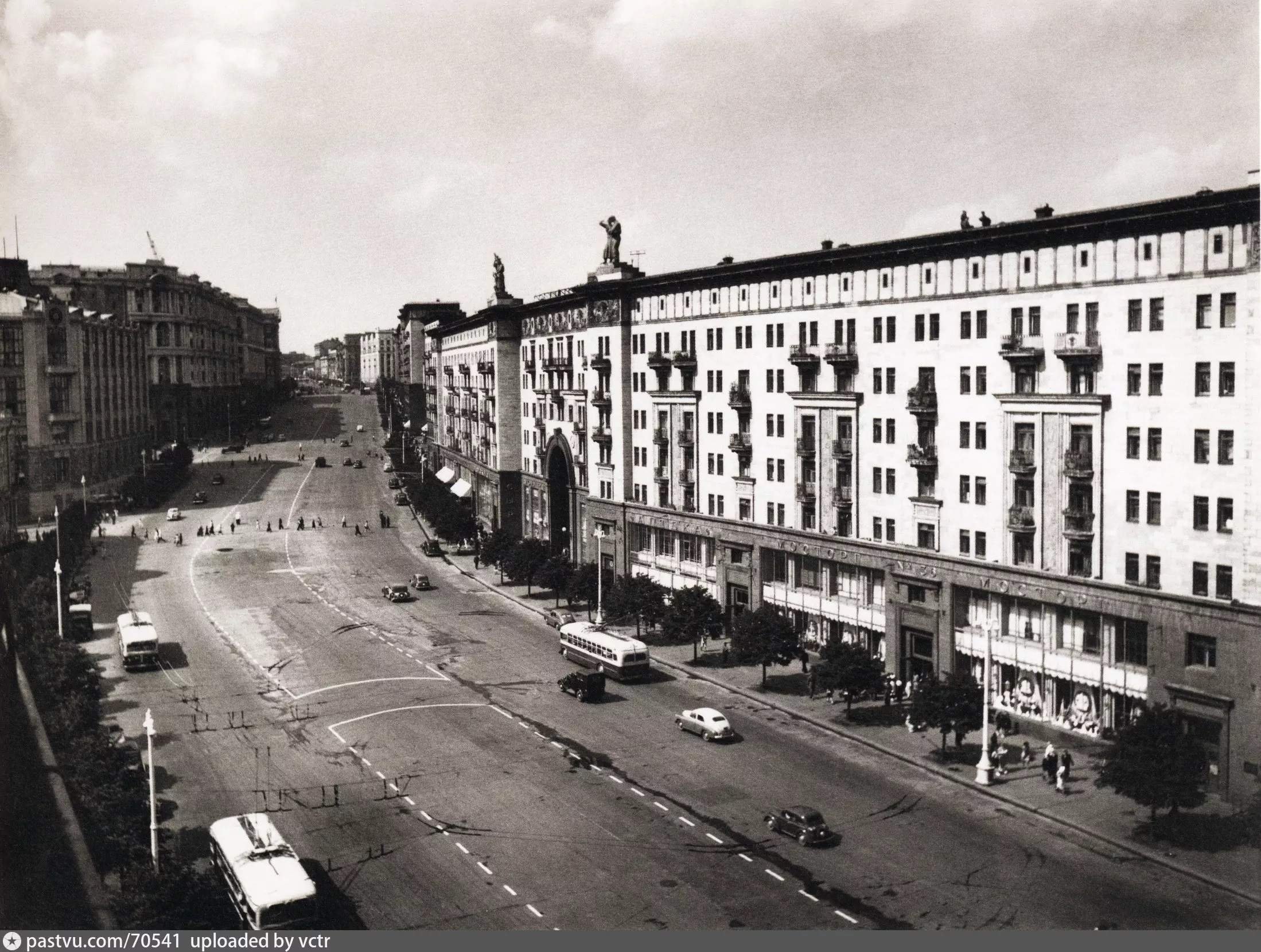 Старое фото ул. Тверская улица 1950-е. Проспект мира Наум Грановский 1950-е. Тверская улица в 1960. Улица Горького (Тверская) Москвы 50е.