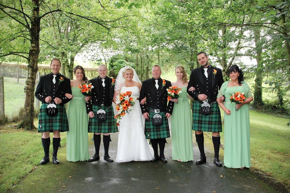 Traditional irish. Ирландская свадьба Айтин Гусак. Свадьба в Ирландии килт. Свадебные традиции Ирландии. Свадьба в Северной Ирландии.