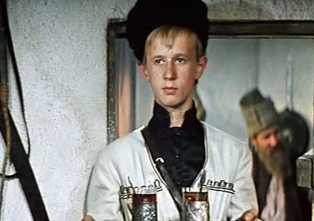 Виктор косых. Виктор косых неуловимые мстители. Неуловимые мстители 1966 данька. Виктор косых данька. Данька из неуловимых мстителей.