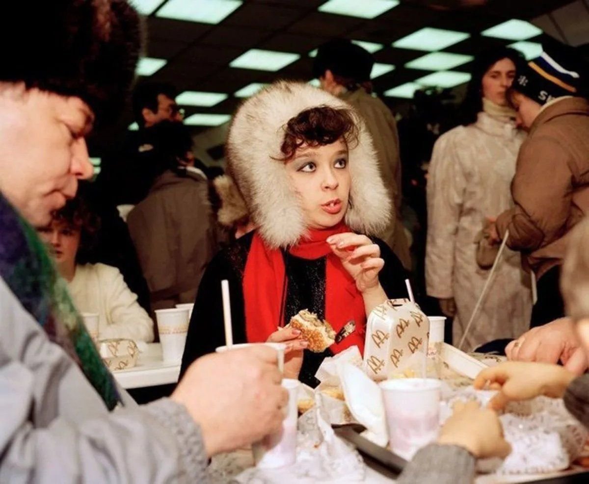очередь в первый макдональдс в москве 1990