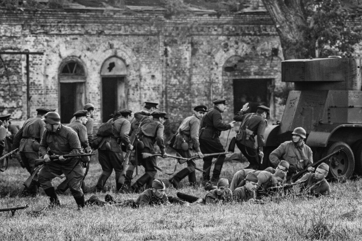 Начало нападения. Штурм Брестской крепости 1941. Бресткая крепость начало войны 1941 год. Брестская крепость бои в 1941. Оборона Брестская крепости 1945.