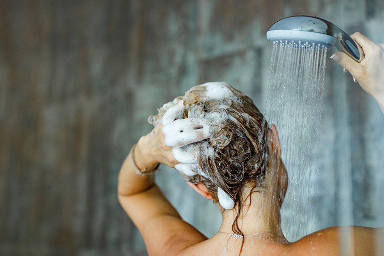 Как восстановить волосы после ежедневного мытья