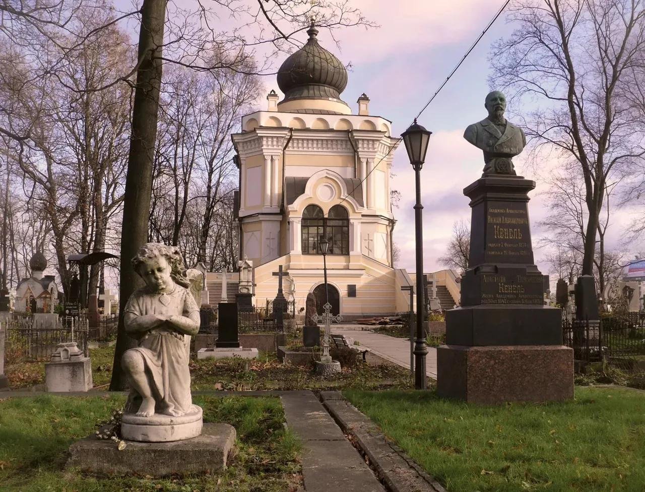 Некрополь лавры. Александро-Невская Лавра в Санкт-Петербурге некрополь. Александро Невская Лавра Санкт-Петербург кладбище. Петербург Александро Невская Лавра некрополь. Александро Невская Лавра кладбища Петербург.