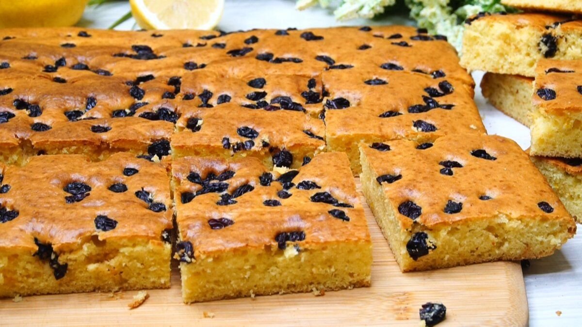 Пирог с изюмом
