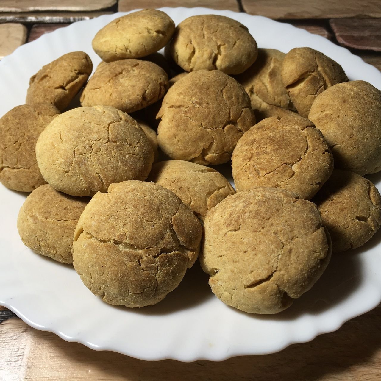 Рецепт постного печенья в домашних. Кукурузное печенье. Постное печенье. Песочное кукурузное печенье. Печенье из кукурузной крупы.