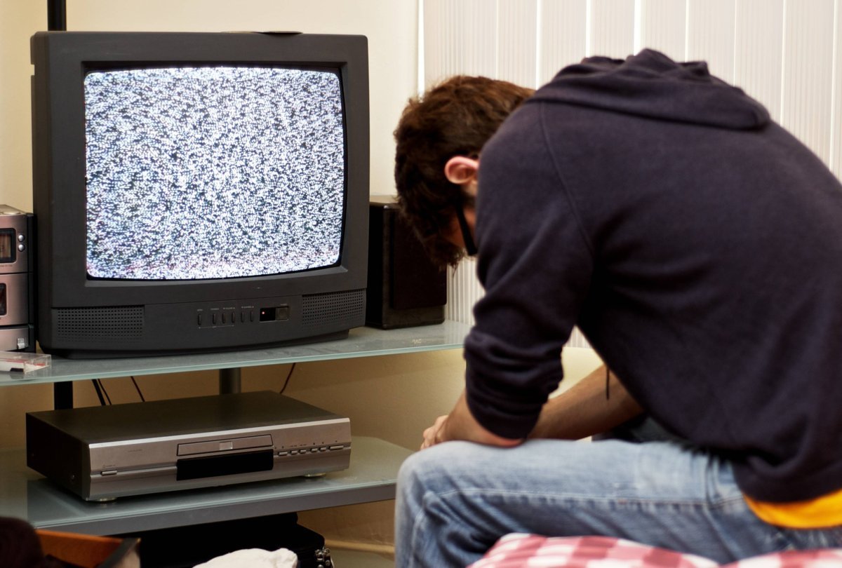телевизор ищет только аналоговые каналы хотя кабель подключен