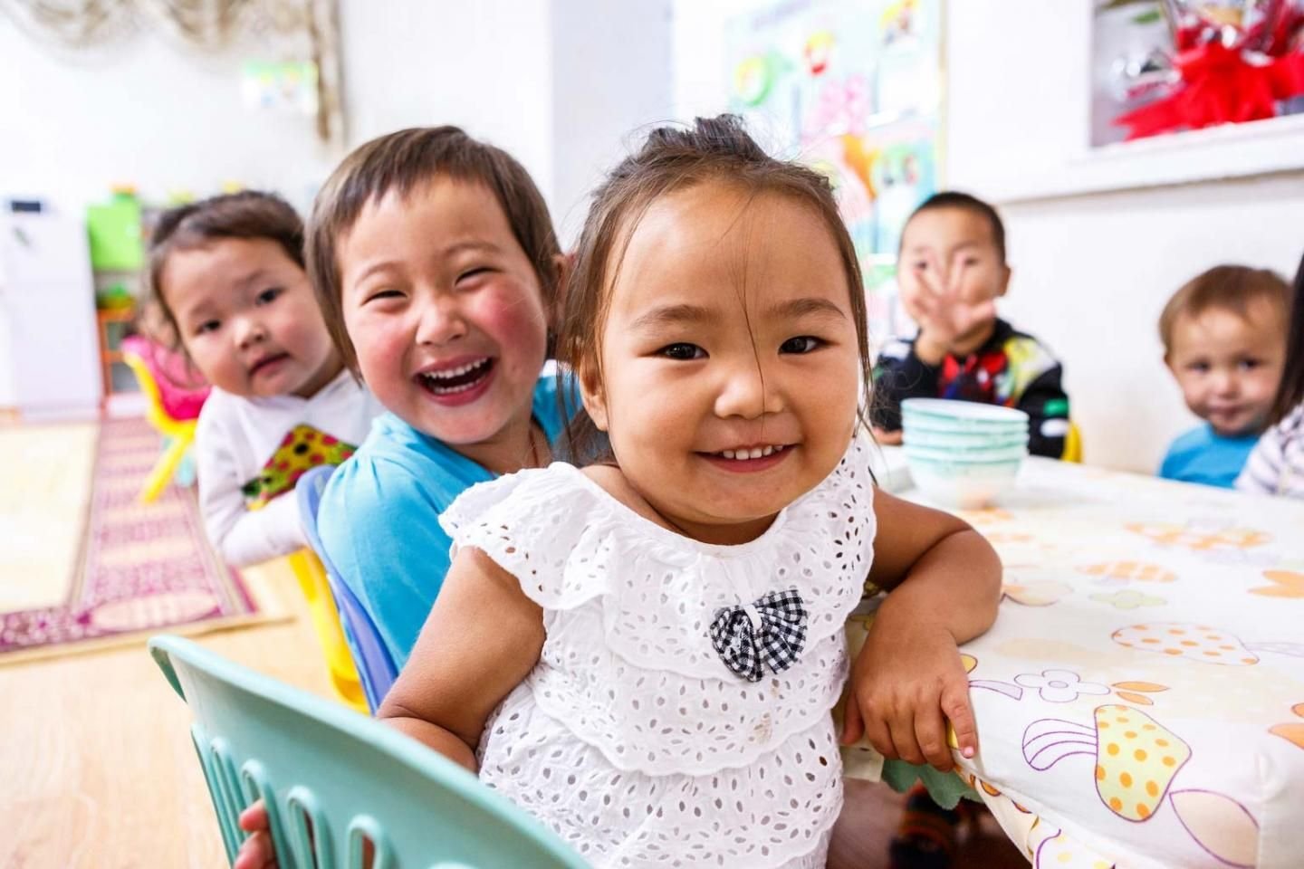 Картинка дети казахстана. Дети Казахстана. Казахстан дети в садике. Малыш казах. Азиатские дети в садике.